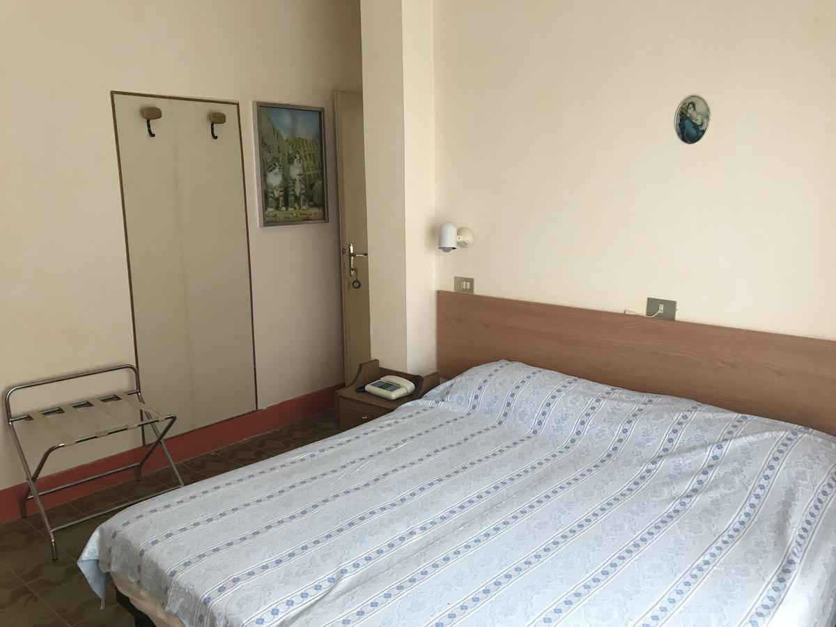 Albergo Villa Dionori Chianciano Terme Esterno foto
